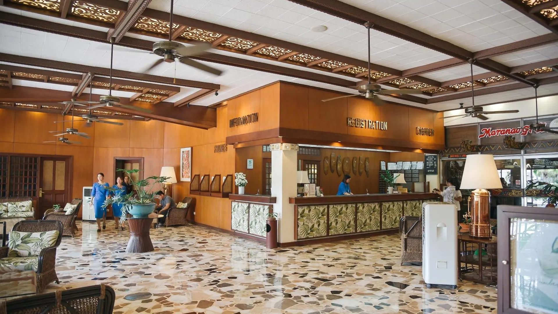 Oasis Hotel آنغلوس