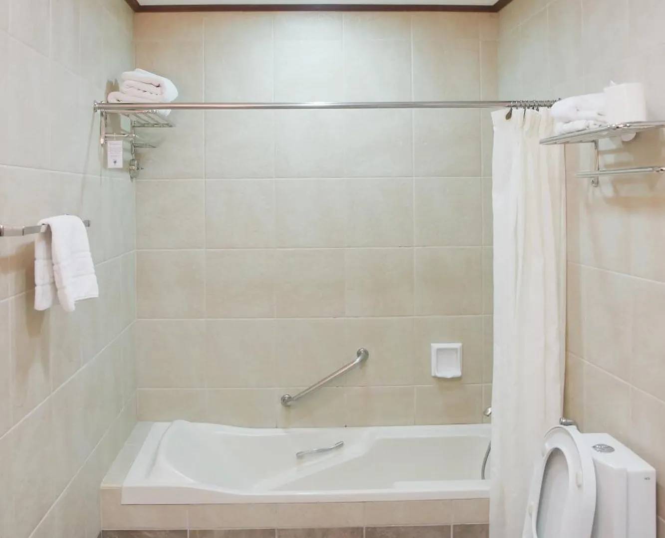 Oasis Hotel آنغلوس 0*,