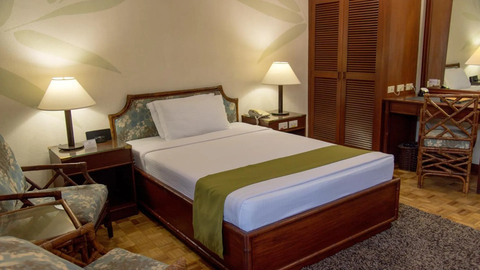 Oasis Hotel آنغلوس
