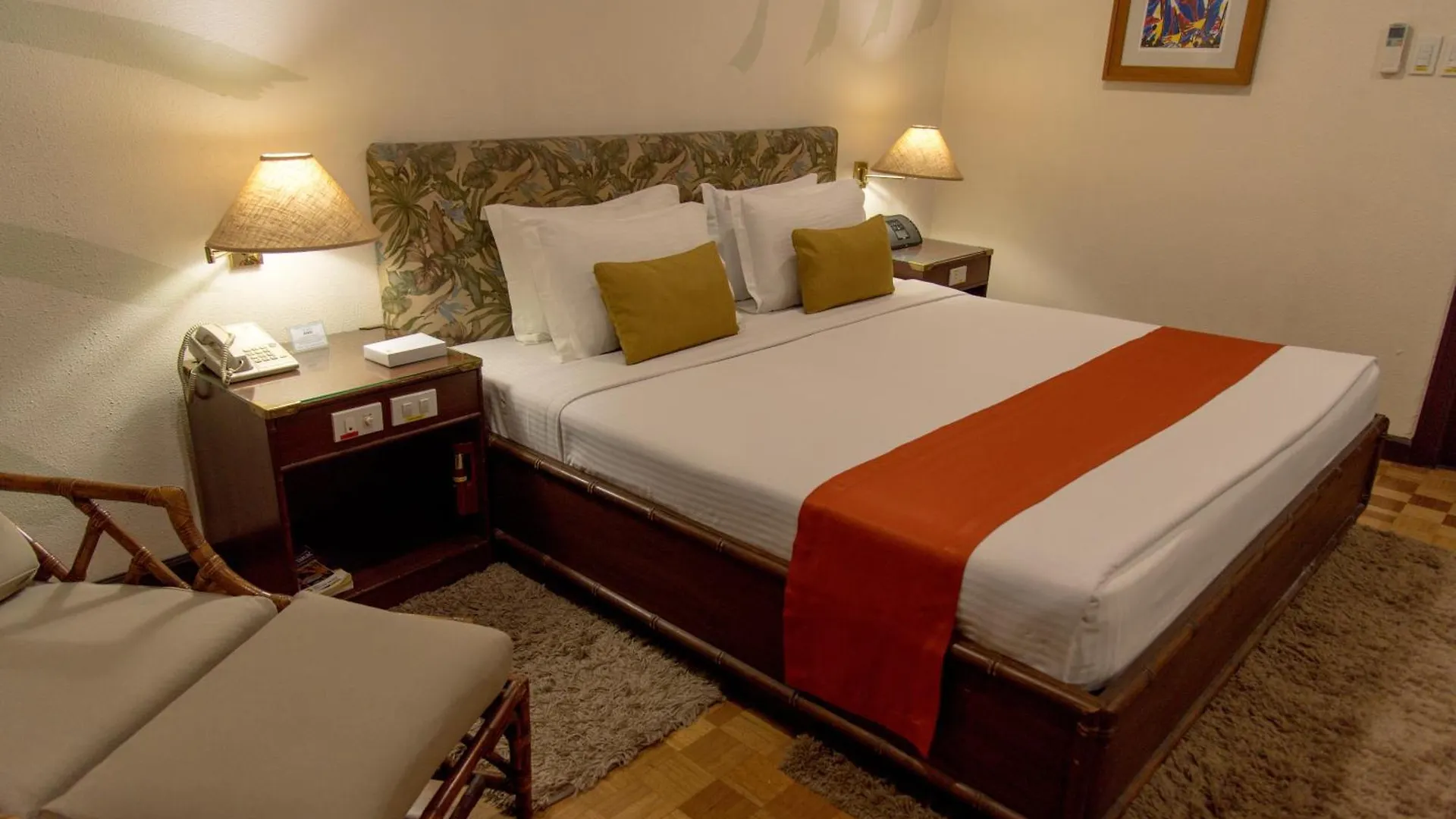 Oasis Hotel آنغلوس