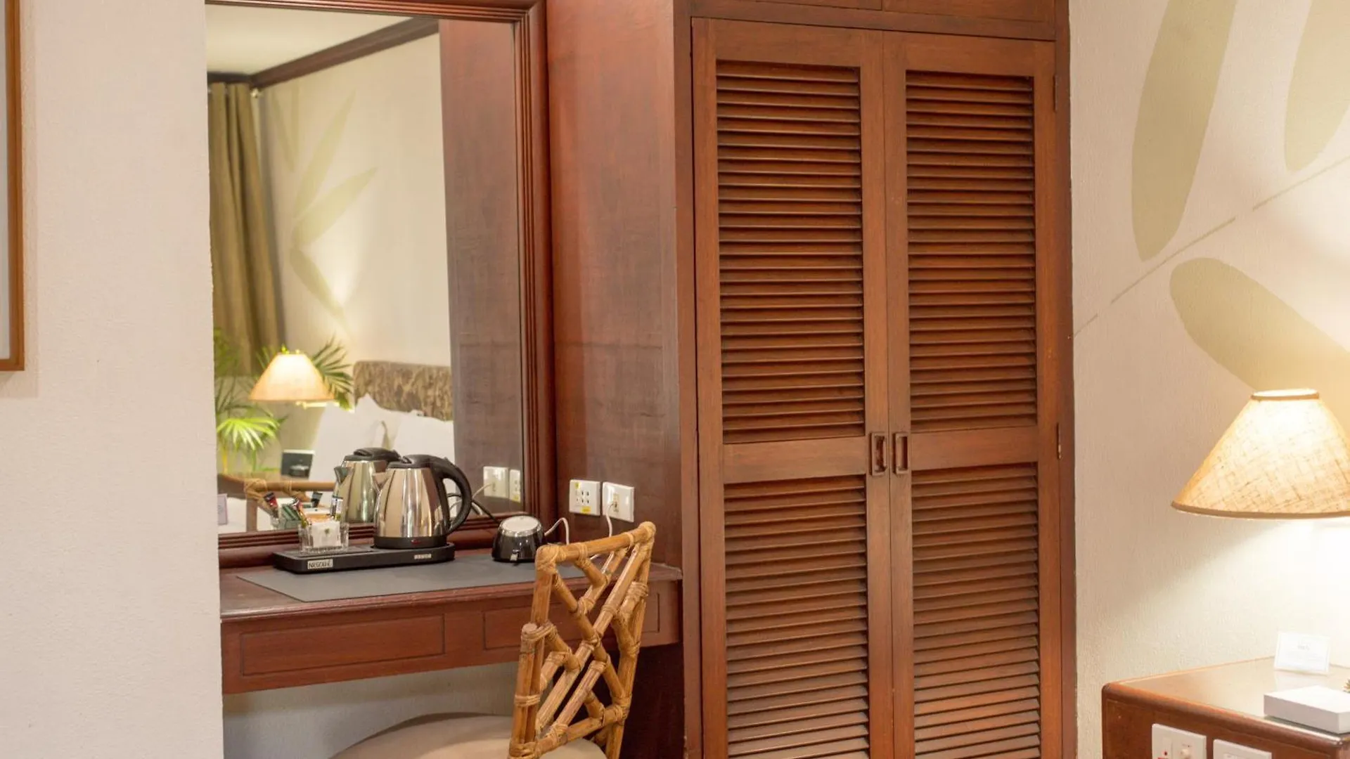 Oasis Hotel آنغلوس الفلبين